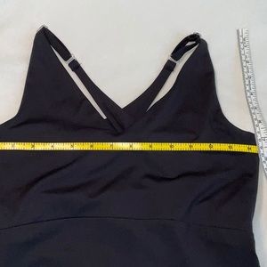 Pearl Izumi Black cross back Medium top.